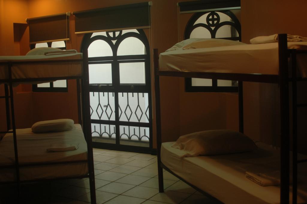 Backpackers Airport
