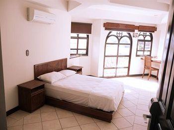 Backpackers Airport *